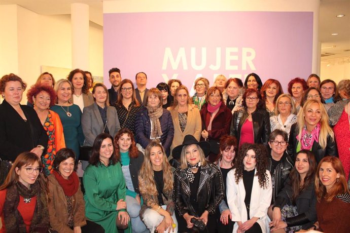 La segunda edición de 'Mujer y Arte' llega al Museo de Arte 'Espacio 2' con 88 obras de toda Andalucía