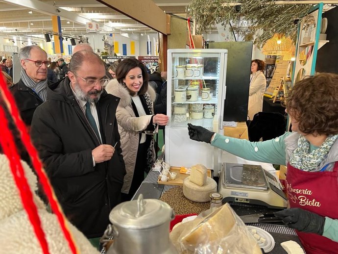 Javier Lambán visita la Feria de Ejea.