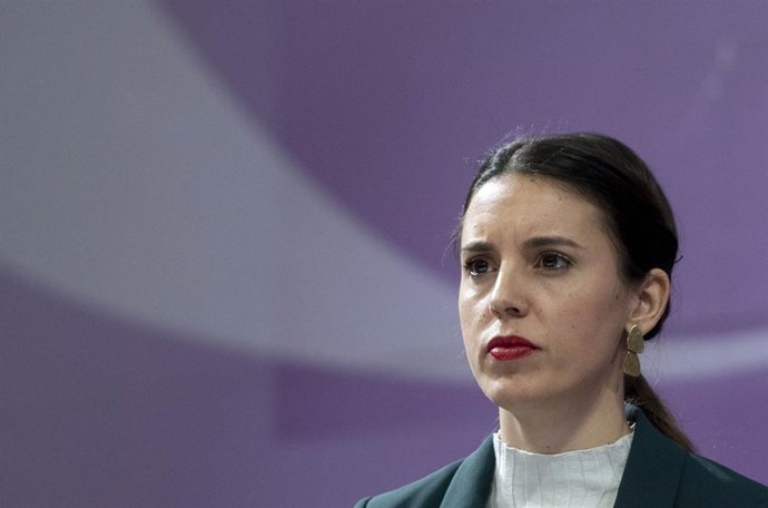 Archivo - La ministra de Igualdad, Irene Montero, durante una rueda de prensa para tratar los últimos asesinatos machistas del mes de enero en el Ministerio de Igualdad, a 27 de enero de 2023, en Madrid (España).