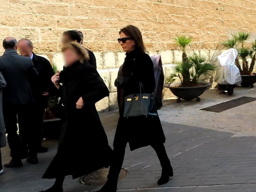 MARTA GAYÁ ASISTE AL ÚLTIMO ADIÓS A CRISTINA MACAYA