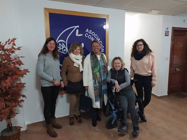 Junta impulsa la celebración del 8M poniendo en valor a las mujeres con discapacidad junto a la asociación jiennense La Luna