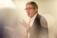 Patxi López replica a Feijóo: "Que él empiece a ofrecer información de por qué se hizo fotos con un narcotraficante"