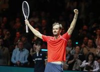 Medvedev gana en Dubai su tercer título seguido