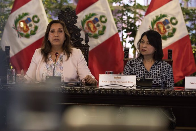 Archivo - December 29, 2022, Lima, Peru: Peruvian President DINA BOLUARTE next to chancellor Ana Cecilia Gervasi (R) gives a press conference at the Government Palace in Lima