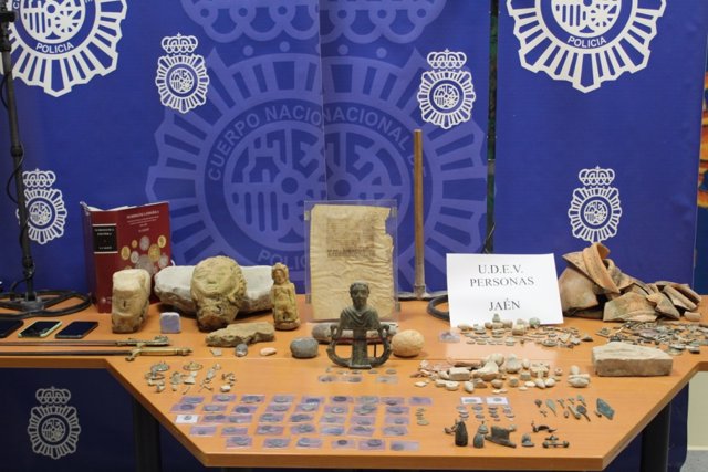 Archivo - Algnas de las piezas intervenidas en la operación 'Fauno'