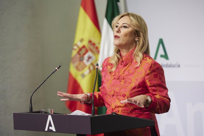 Archivo - La consejera de Economía y Hacienda de la Junta de Andalucía, Carolina España, durante una rueda de prensa posterior a una reunión del Consejo de Gobierno en una imagen de archivo