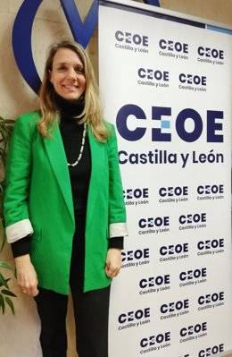 La vicepresidenta y portavoz de CEOE CyL, Ángela de Miguel, posa para la entrevista