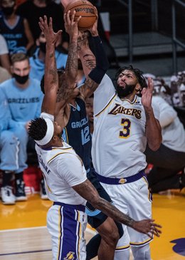 Archivo - Ja Morant, número 12 dels Memphis Grizzlies, en un partit de l'NBA contra Los Angeles Lakers