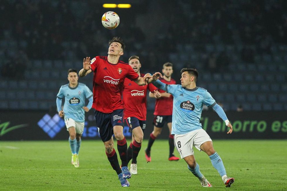 Archivo - Ante Budimir y Fran Beltrán en un Celta de Vigo-Osasuna de la pasada temporada en LaLiga Santander