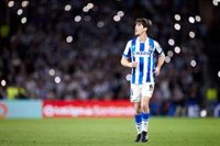 Aritz Elustondo renueva con la Real Sociedad hasta 2026