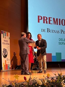 El Ayuntamiento de Cúllar Vega, reconocido por su banco municipal de material ortopédico