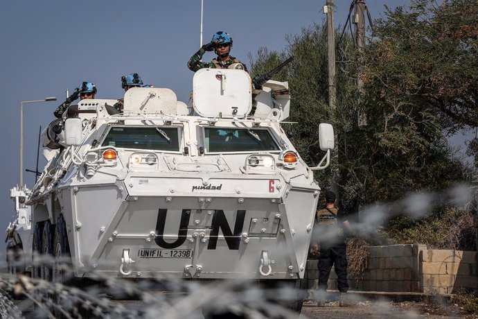 Archivo - 27 October 2022, Lebanon, Naqoura: United Nations Peacekeeping (UNIFIL) troops head to their headquarters in the southern village of Naqoura, where Lebanese and Israeli delegations will meet. Israel and Lebanon have signed a deal on a common m