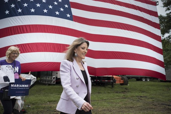 Archivo - La precandidata presidencial demócrata Marianne Williamson