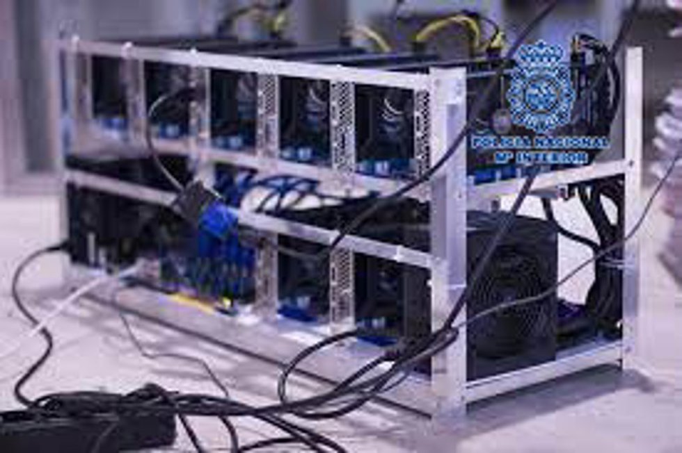 Policía Nacional alerta del hackeo de cuentas de redes sociales utilizando el cebo de la inversión en criptomonedas