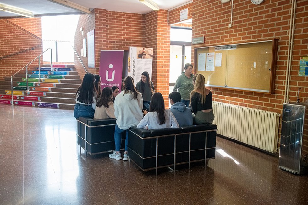 Uclm: La Uclm Conmemora El 8M Con Mayoría De Mujeres En Las Aulas Y Actividades En Todos Los Campus Y Sedes