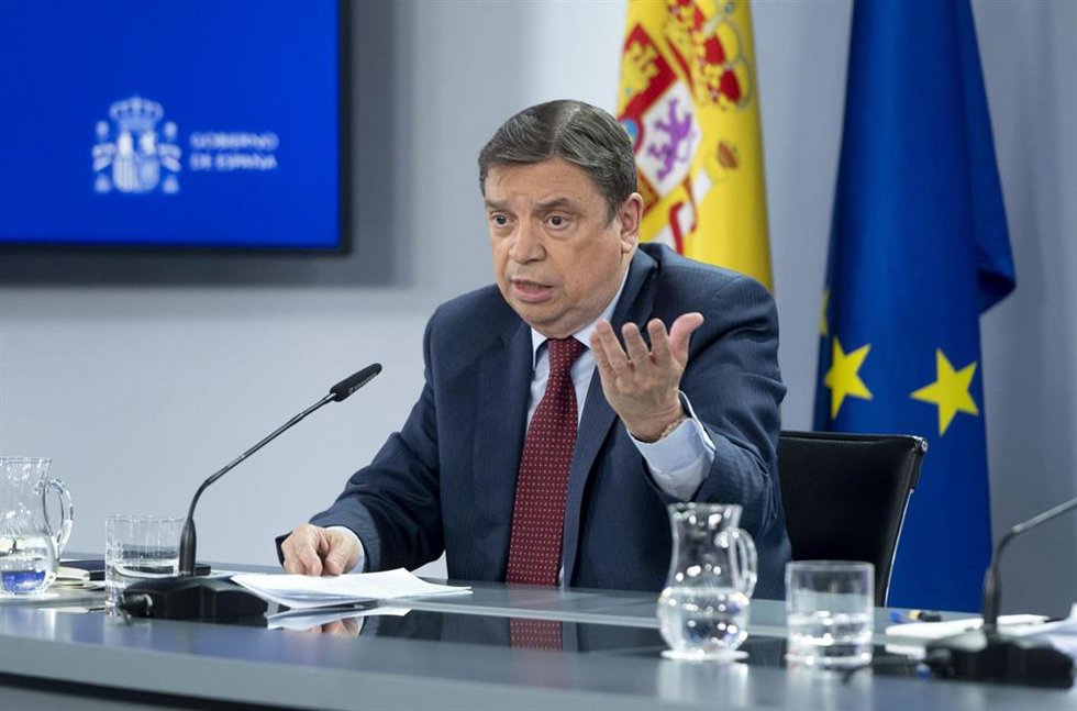 Archivo - El ministro de Agricultura, Pesca y Alimentación, Luis Planas