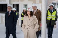 Ayuso ironiza con hacer paritario su gobierno cambiando el género de consejeros: "Enriqueta López o Enriqueta Ossorio"