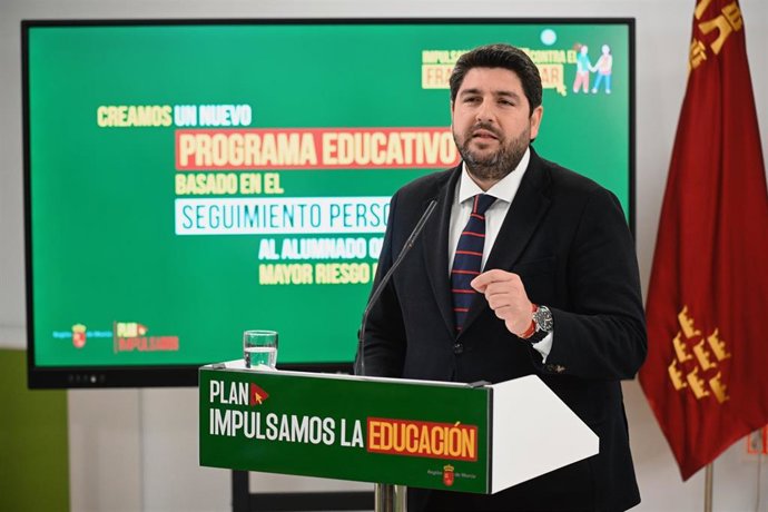 El presidente del Gobierno regional, Fernando López Miras, en la presentación del Programa Educativo