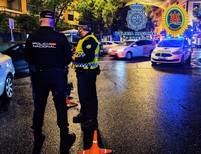 Archivo - La Policía Nacional y la Policía Local de Córdoba en un dispositivo conjunto, en una imagen de archivo.