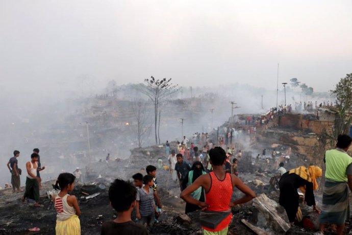 Incendio en el campamnto de refugiados rohingyas en Cox's Bazar (Bangladesh)