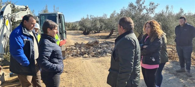 Visita a las obras en camino rural La Condesa-Horcajuelo