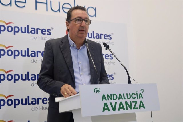 Archivo - El presidente del PP de Huelva, Manuel Andrés González, en una imagen de archivo.