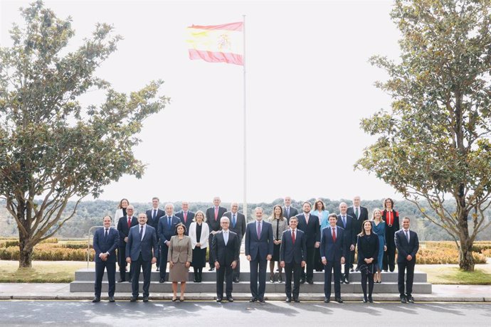 Una amplia representación de la Junta Directiva de Farmaindustria ha visitado el Palacio de la Zarzuela para acercar al Rey Felipe la labor del sector farmacéutico en España.