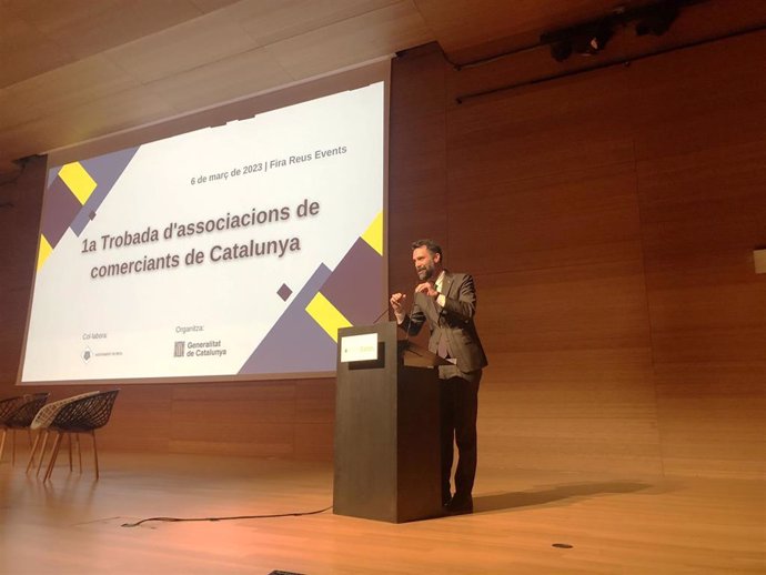 El conseller de Empresa y Trabajo de la Generalitat, Roger Torrent, en la inauguración del primer encuentro de asociaciones de comerciantes de Catalunya en Reus (Tarragona).
