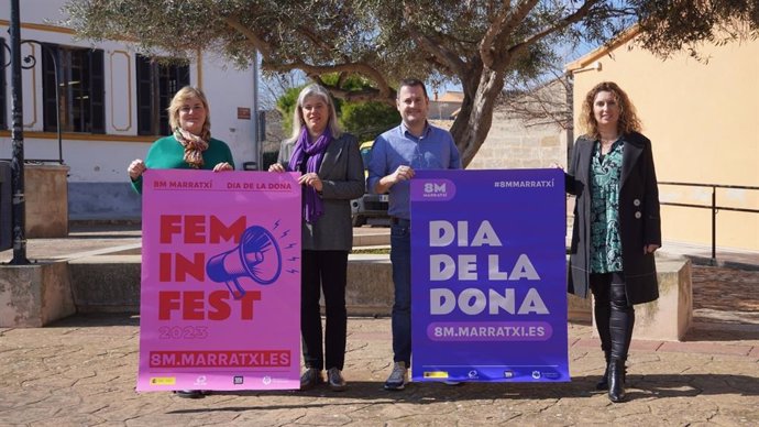 Miembros del Ayuntamiento de Marratxí presentan el FeminFest.
