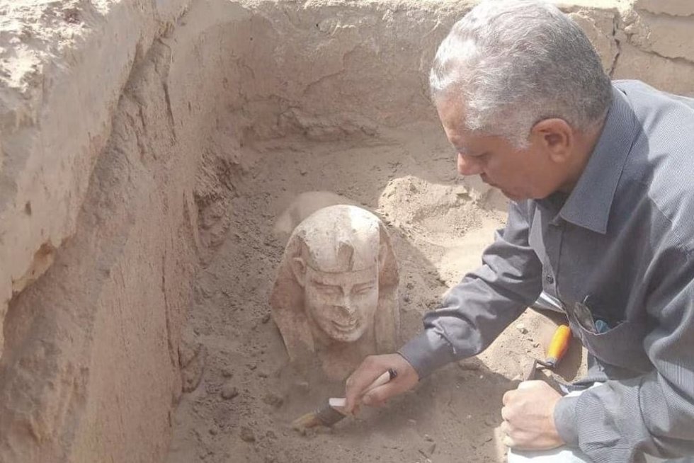 Aspecto de la esfinge mientras se desenterraba