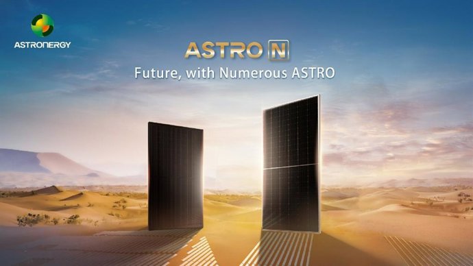 Key visual of ASTRO N series n-type TOPCon PV modules.