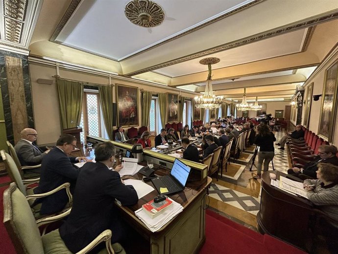 Pleno Municipal en el Ayuntamiento de Oviedo.
