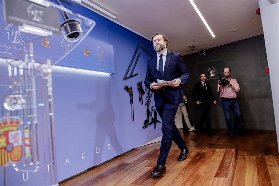 Archivo - El portavoz de Vox en el Congreso, Iván Espinosa de los Monteros, a su llegada a una rueda de prensa
