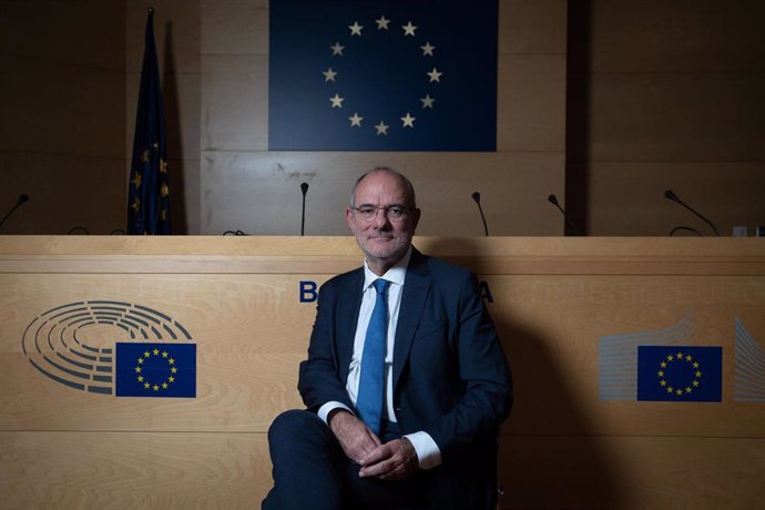 Archivo - El portavoz del Parlamento Europeo, Jaume Duch, posa durante una entrevista para Europa Press en octubre de 2022.