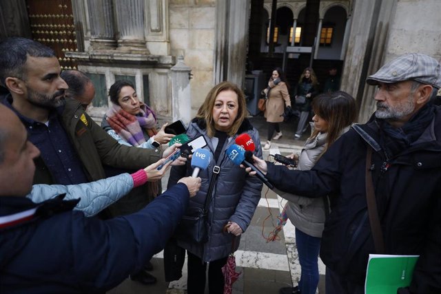 Archivo - María del Mar Villafranca atendiendo a los medios antes del juicio. ARCHIVO.