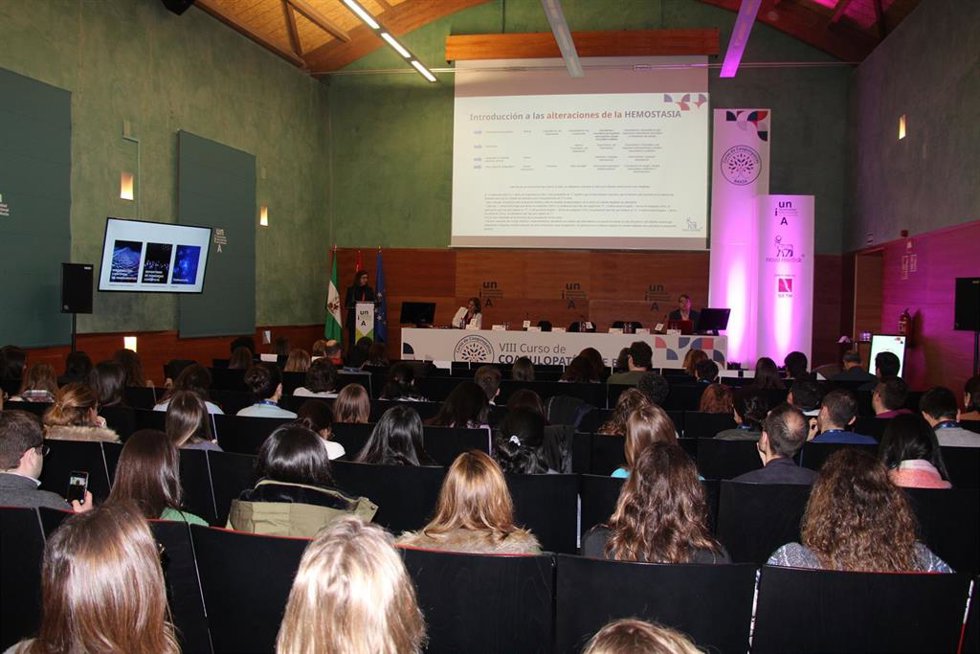 Asistentes al curso de formación en coagulopatías