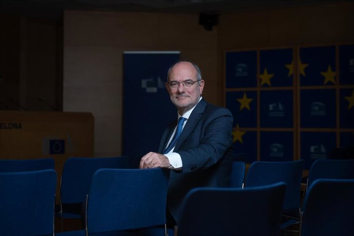 Archivo - El portavoz del Parlamento Europeo, Jaume Duch, posa durante una entrevista para Europa Press en la Oficina del Parlamento Europeo de Barcelona en octubre de 2022.