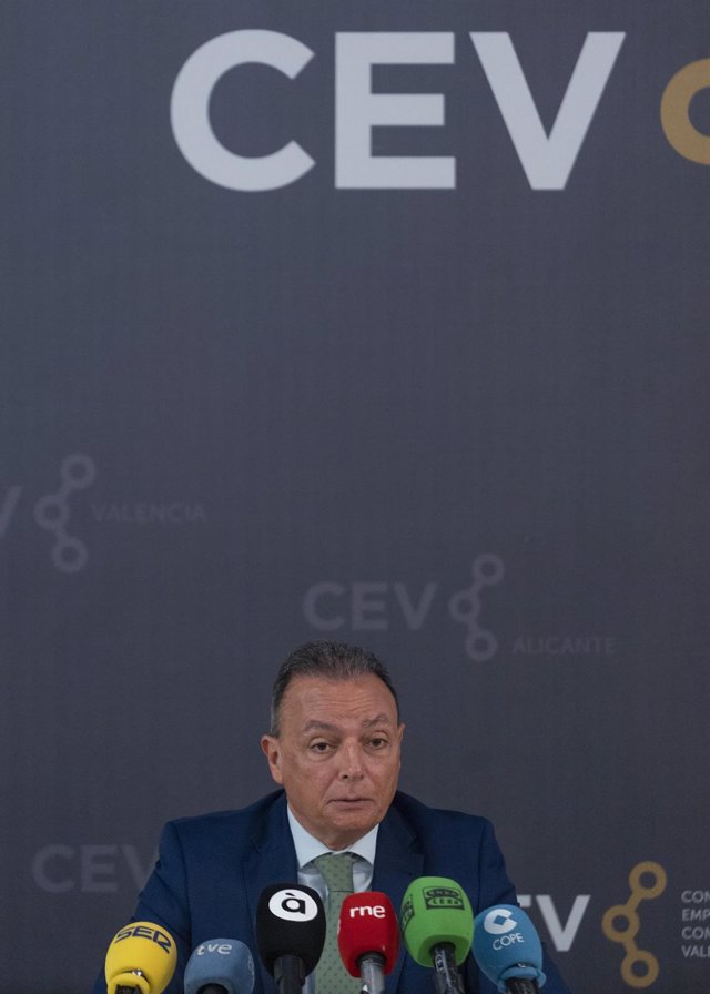 El presidente de la CEV, Salvador Navarro