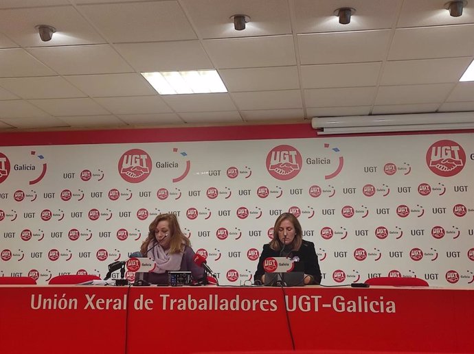 La secretaria de Muller de CCOO-Galicia, Mamen Sabio, y la responsable de Igualdade de UGT-Galicia, Trinidad Campos, este martes en Santiago.