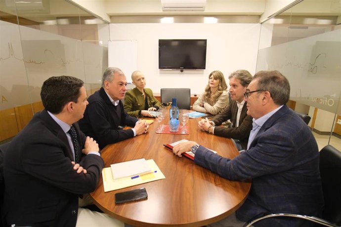Reunión de Sanz con representantes de Alcentro.