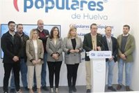 El PP pide al PSOE que "ayude a solucionar un problema que generó a los agricultores del Condado de Huelva"