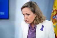 Calviño evaluará con la banca la aplicación de los códigos de buenas prácticas y tomar medidas adicionales