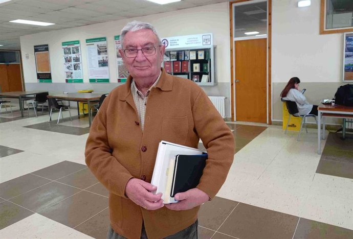 Lucío Santamarta, graduado a los 81 años