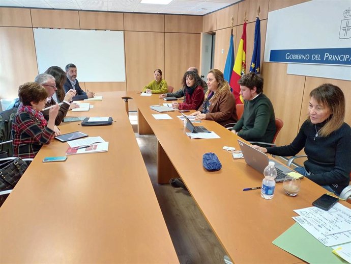 Reunión entre responsables de la Consejería de Educación y de los comités de direcciones