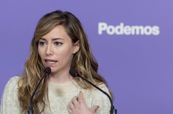 La secretaria de Acción Institucional de Podemos, María Teresa Pérez, ofrece una rueda de prensa, a 6 de febrero de 2023, en Madrid (España).