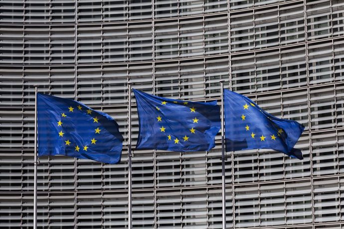 Archivo - Banderas de la Unión Europea.