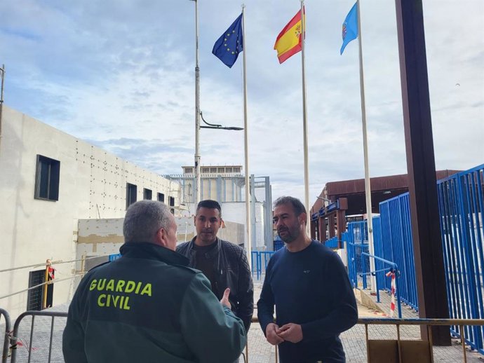 Los miembros de Jucil en su acto en Melilla