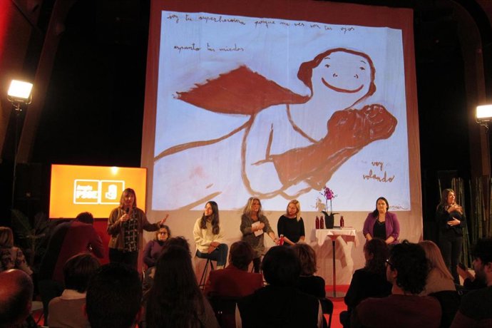 La candidata del PSOE a la Alcaldía de Zaragoza, Lola Ranera, durante el acto 'Aragón feminista: Avances, retos y desafíos', organizado por el PSOE Aragón con motivo del 8M.