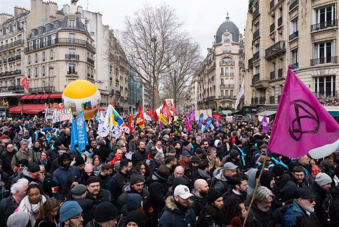 Manifestación en Francia en contra de la reforma de las pensiones propuesta por el Ejecutivo galo
