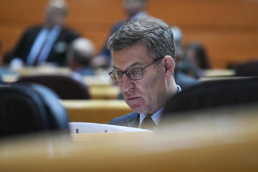 El líder del Partido Popular, Alberto Núñez Feijóo, durante una sesión de control al Gobierno en el Senado, a 7 de marzo de 2023, en Madrid (España).